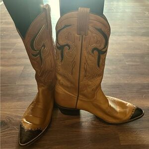 Vintage Dan Post Leather and Skin
Western Cowboy Boots Men's 12D